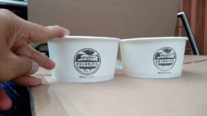 WhatsApp Image 2026-08-06 at 19.54.01 Sablon Paper Bowl 650 ml + Tutup: Solusi Kemasan Kuliner Panas & Berkuah Modern
