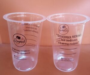WhatsApp Image 2026-08-09 at 22.16.38 Cup Plastik PP 18 oz (Datar / Oval 8 Gram) – Paket 1.000 Pcs Tanpa Tutup (Free Custom Logo 1 Warna) gratis ongkir